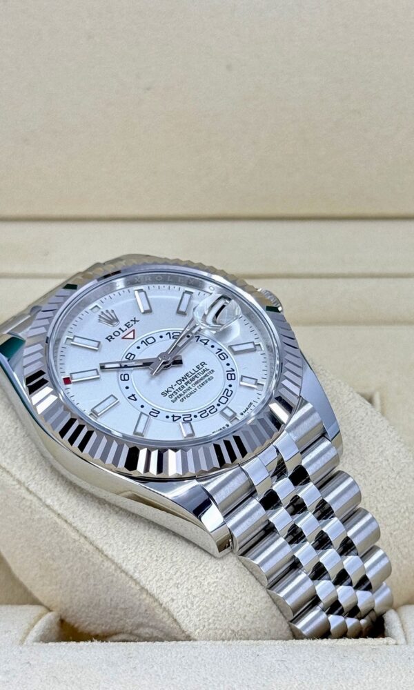 Đồng hồ Rolex Sky Dweller 336934 Vàng trắng/Thép Mặt trắng Dây Jubilee 42mm