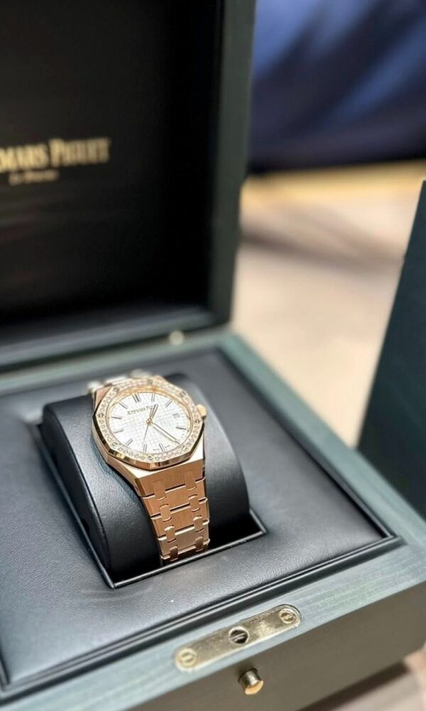 Đồng hồ Audemars Piguet Royal Oak 77451OR Mặt trắng 34mm