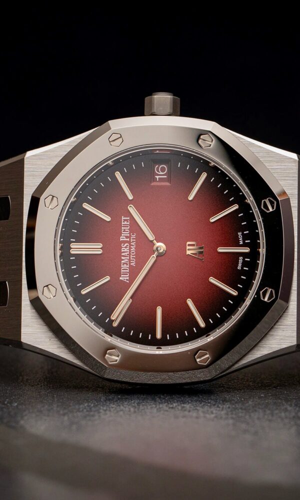 Đồng hồ Audemars Piguet Royal Oak Jumbo Extra-Thin 16202XT Titanium Mặt đỏ 39mm