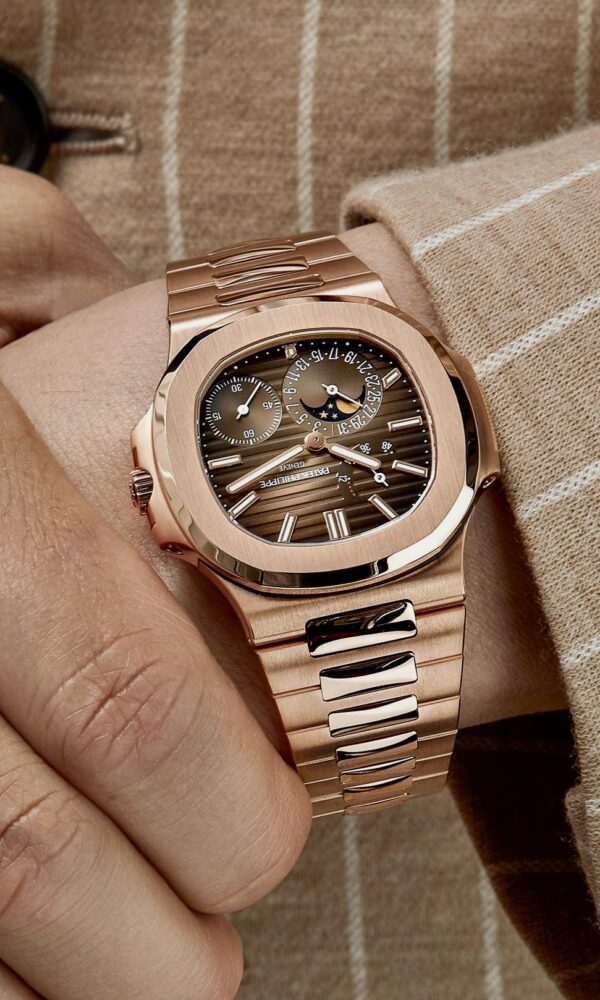 Đồng hồ Patek Philippe Nautilus 5712/1R-001 Mặt nâu Dây kim loại 42mm