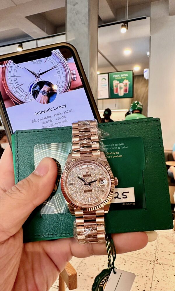 Đồng hồ Rolex Day-Date 228235-0036 Mặt Kim cương 40mm