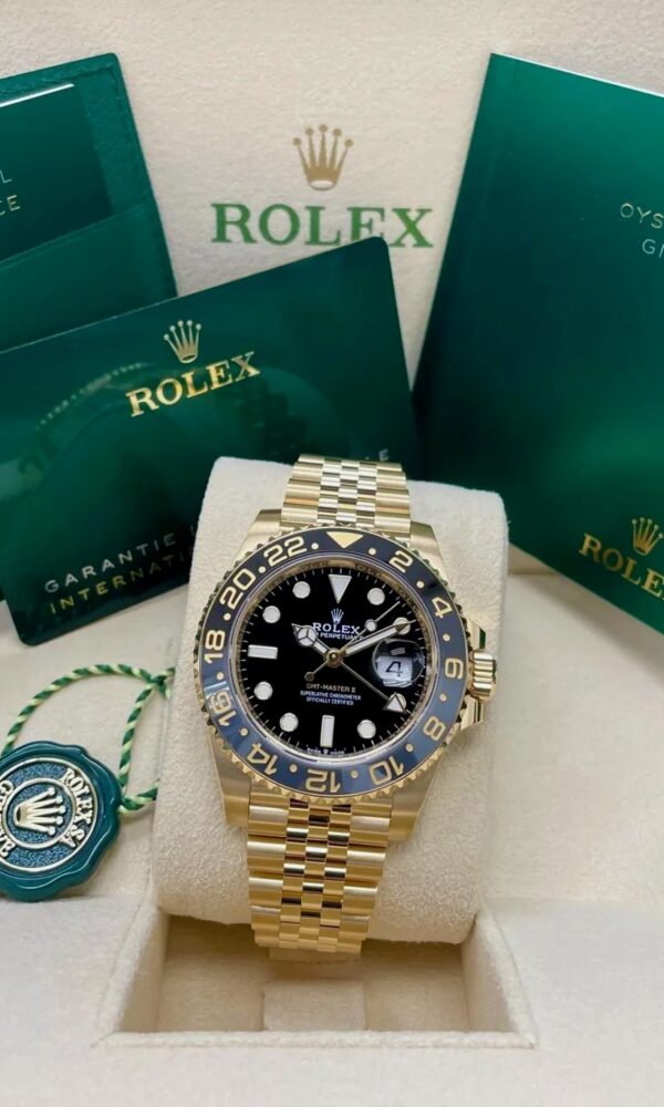 Đồng hồ Rolex GMT-Master II 126718GRNR Mặt đen 40mm
