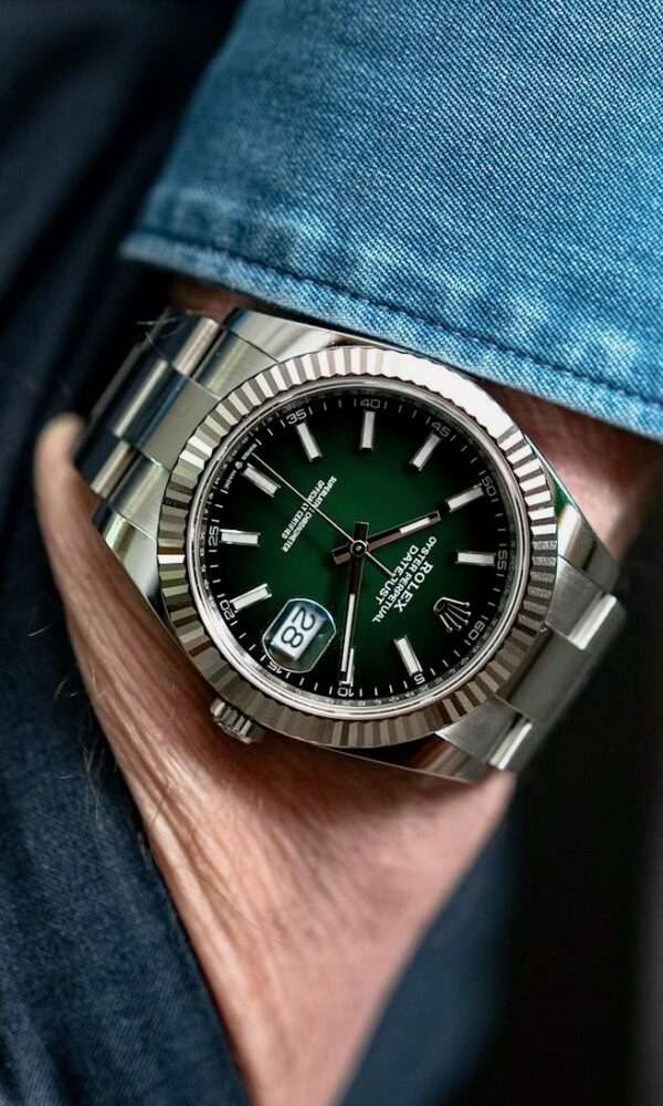 Đồng hồ Rolex Datejust 126334 Vàng/Thép Mặt Ombré xanh lá 41mm